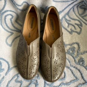 *New* Clarks Women's Everlay Dairyn Slip-On Loafer-Sage